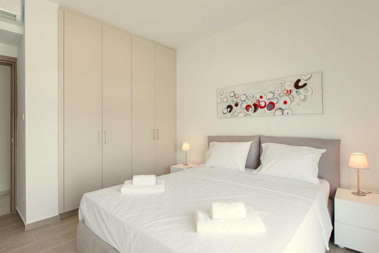 Palm Tree Villas Livadhia ภายนอก รูปภาพ