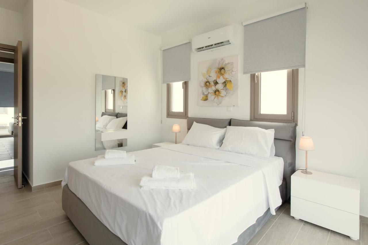 Palm Tree Villas Livadhia ภายนอก รูปภาพ